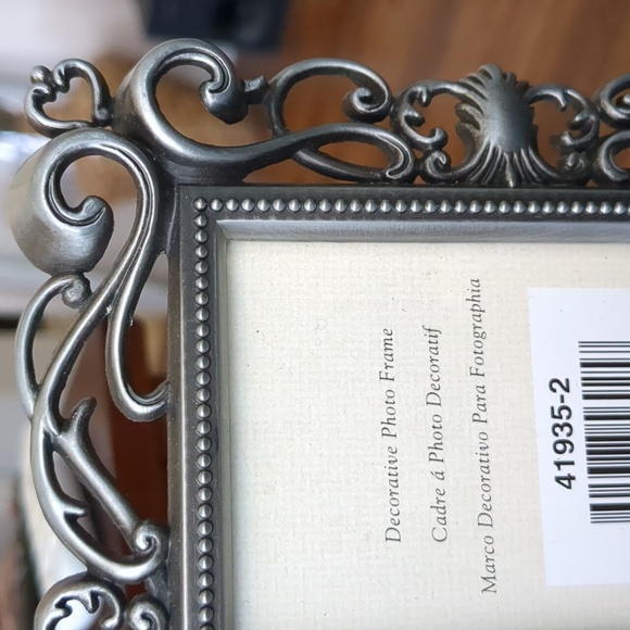 Wal-Mart Heirloom Antiqued Gray Metal Frame - Picture 3 of 8